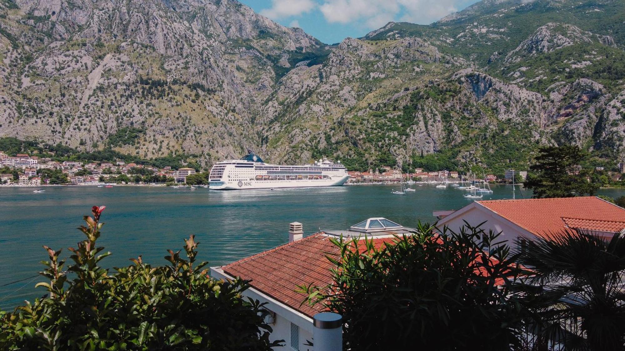 Chillout Apartment In Kotor Bay Exteriér fotografie